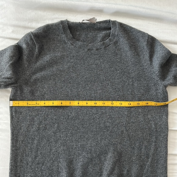 Everlane Cashmere Sweater - Picture 4 of 4